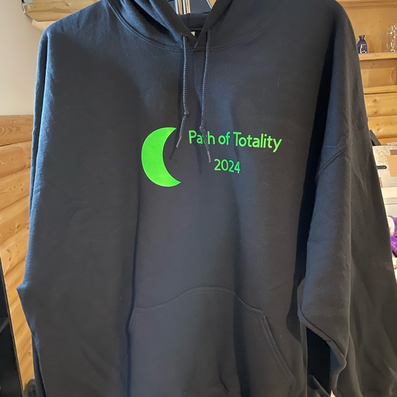 Hoodie for Eclipse 2024 - Picture 2 of 4